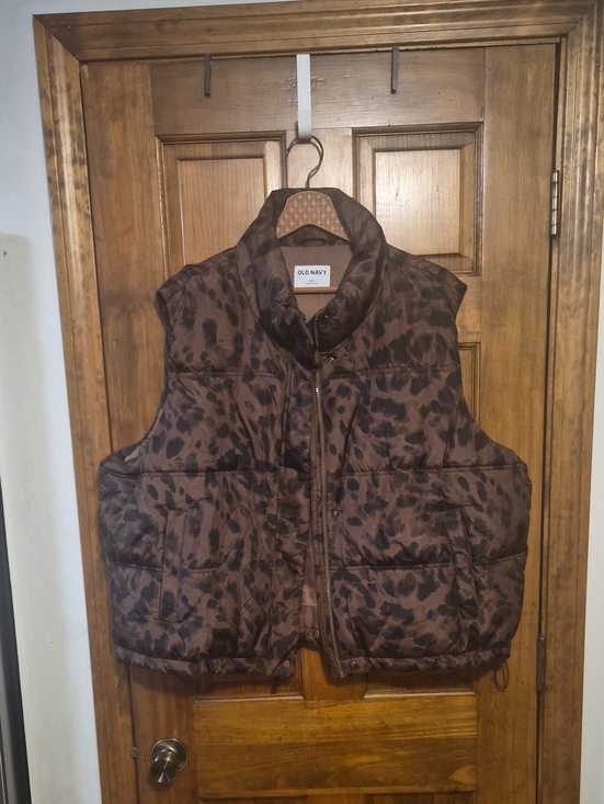 Old Navy Jackets & Blazers - Women's Old Navy Brown Leopard-Print Puffer Vest